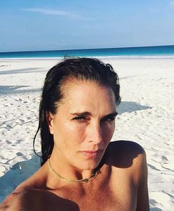 52-letnia Brooke Shields na plaży. Ma ciało jak marzenie