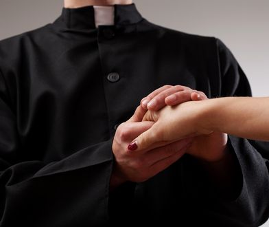 W USA i w Irlandii Kościół płaci za czyny księży-pedofilów. W Polsce nie chce zapłacić Kasi