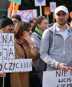 Pozew zbiorowy nauczycieli. Zapadł pierwszy w Polsce wyrok