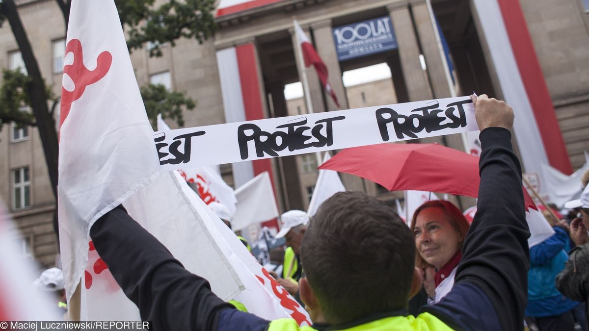 W poniedziałek przedstawiciele rządu spotkają się z nauczycielami.