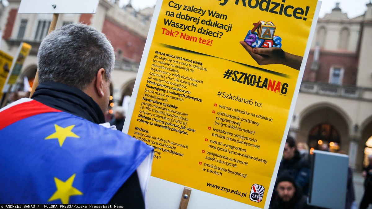 Woźna zarabia więcej od nauczycielki. To skutki wzrostu płacy minimalnej.