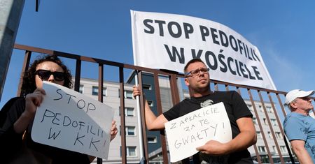 Milion złotych dla ofiary księdza. Kobieta nie może wydać tych pieniędzy