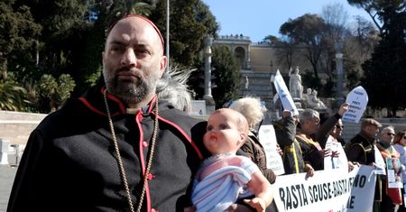 Nie tylko Sekielski i Smarzowski. Jak kino obnaża kościelną pedofilię
