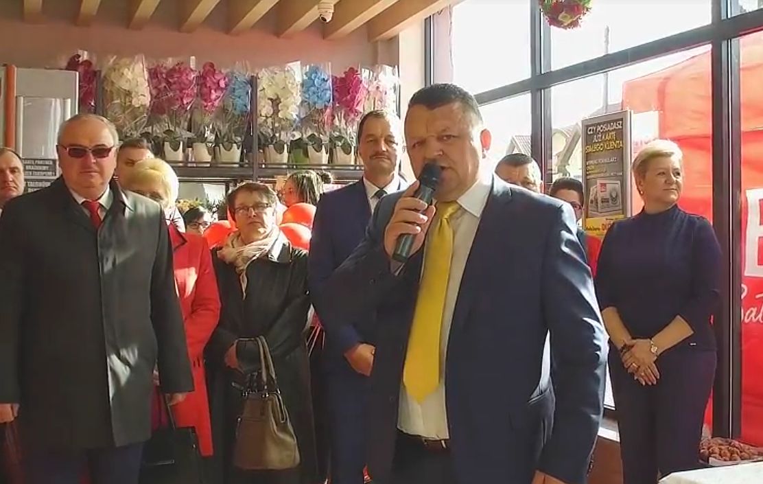 Na taką niedzielę w Radzyniu Podlaskim czekali latami. Jedyny otwarty market jest polski