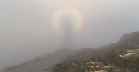 Wielka Brytania. Wspiął się na Snowdon. To, co zobaczył, wprawiło go w osłupienie