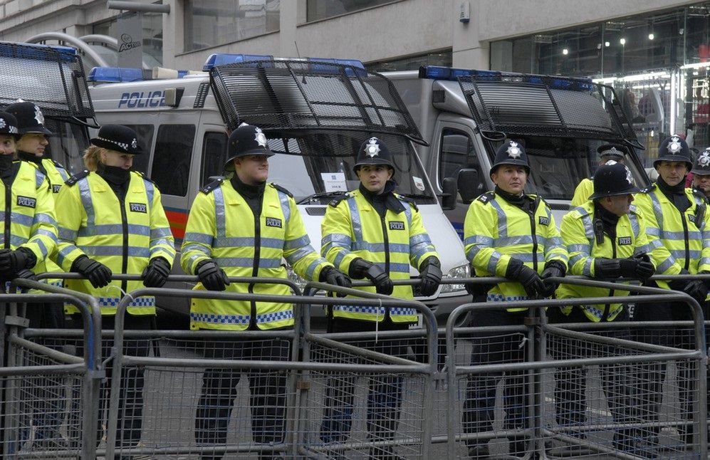 Brytyjska policja będzie mogła częściej sięgać po broń.