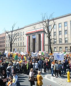 Strajk nauczycieli. Manifestacja przed Ministerstwem Edukacji Narodowej