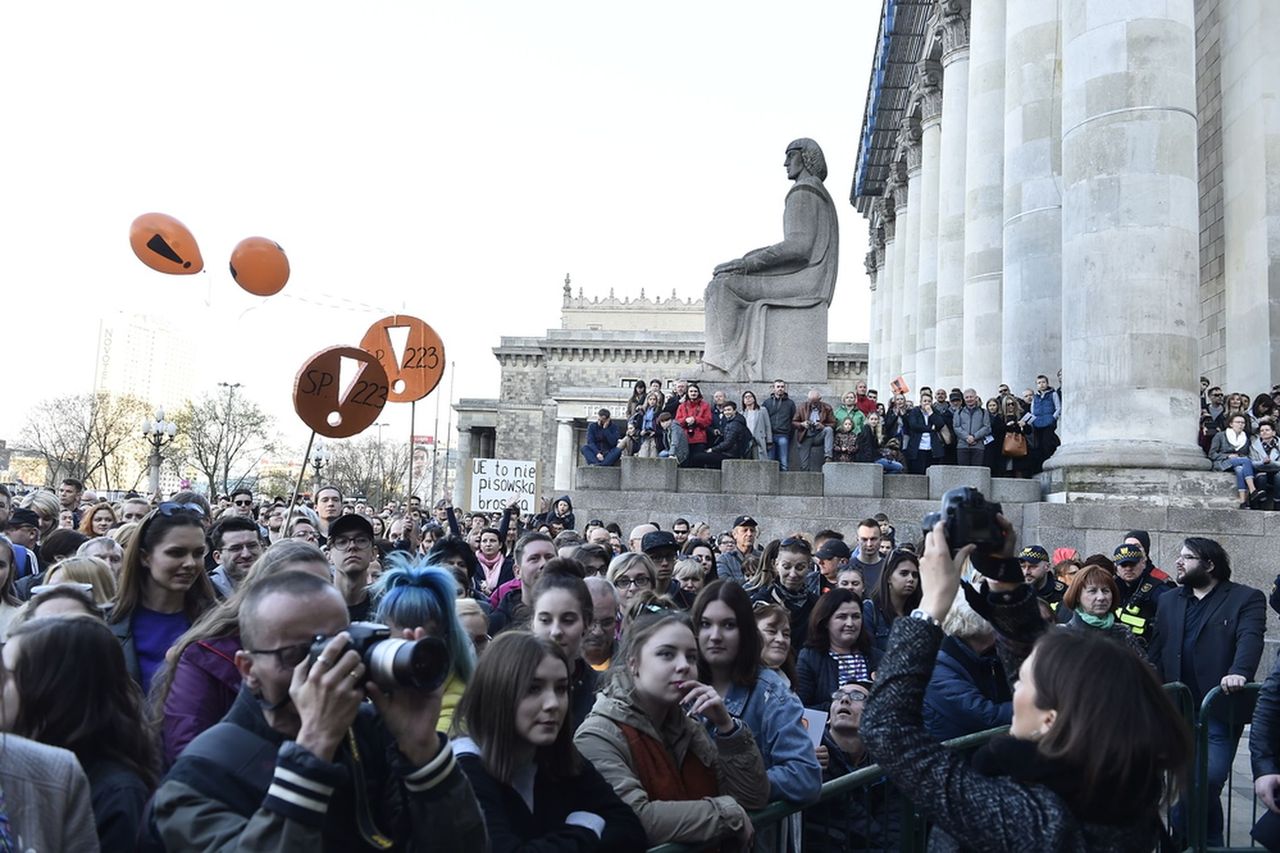 Koncert dla nauczycieli. Im dalej od sceny, tym większy pesymizm