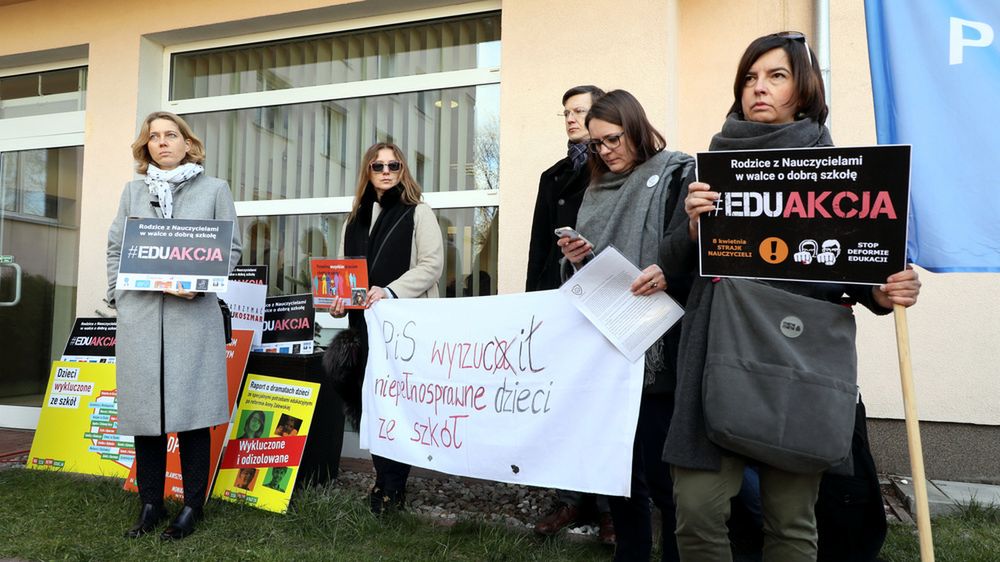 Strajk nauczycieli popiera też część rodziców. Jednak o tym czy pracownicy oświaty zaprotestują - zdecyduje ich samozaparcie.