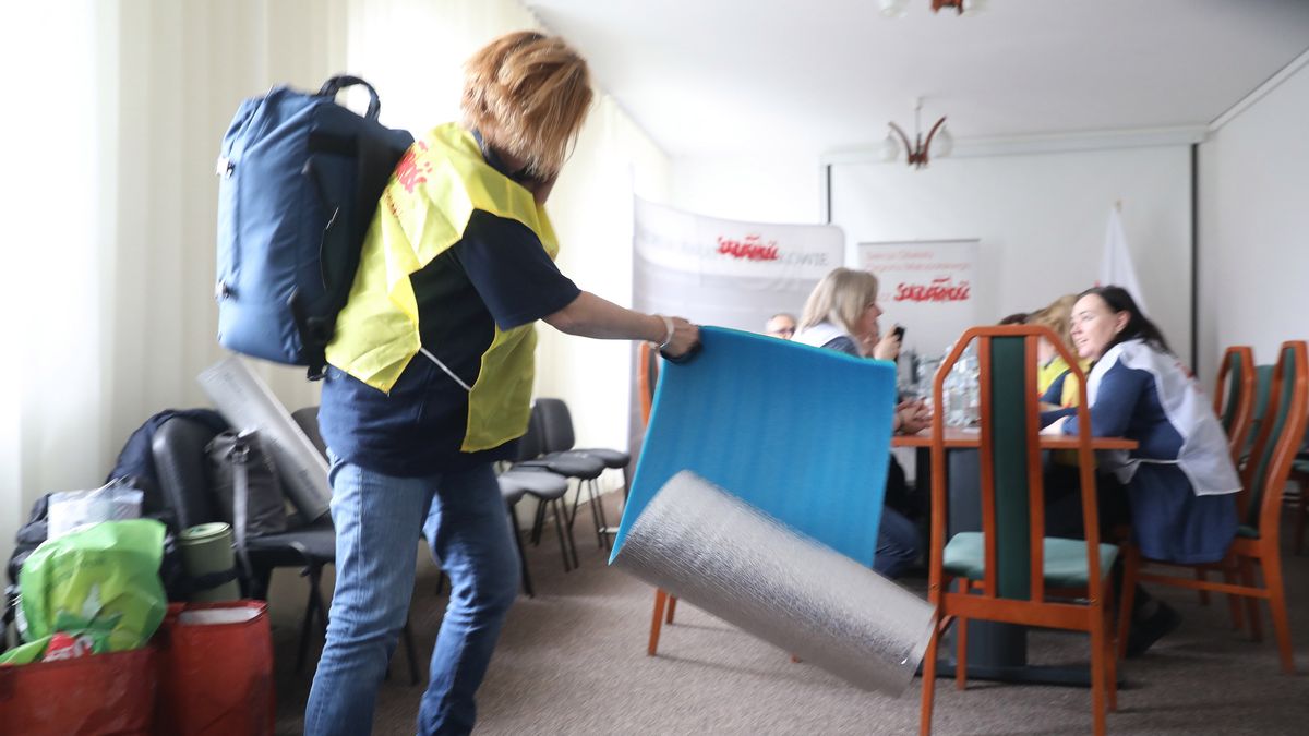 Nauczyciele z małopolskiej "Solidarności" protestują w budynku wojewódzkiego kuratorium oświaty. Walczą o podwyżki