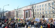 Strajk nauczycieli. Manifestacja przed Ministerstwem Edukacji Narodowej