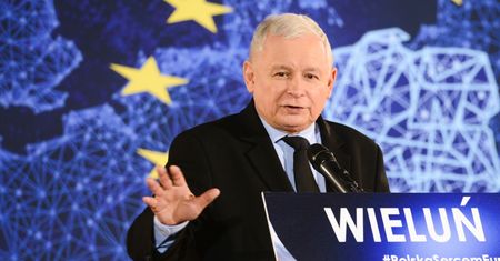 Gryźcie trawę. Jarosław Kaczyński zagrzewa do boju i reaguje na celne ciosy PO
