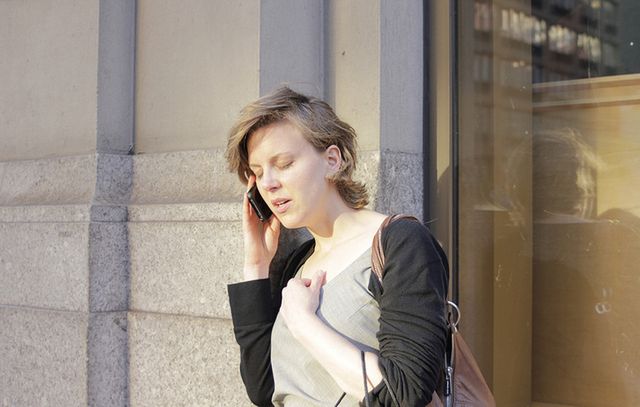 Terapia poznawczo-behawioralna pomaga uświadomić interakcje między myślami, emocjami a zachowaniem