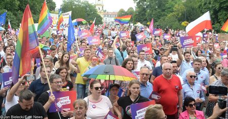 Solidarni z Białymstokiem. Wiec przeciw przemocy w stolicy Podlasia