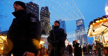 USA ostrzegają przed podróżami do Europy