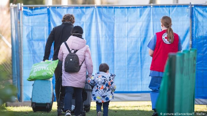 Koronawirus. Niemcy: od Wielkiego Piątku wysokie kary za złamanie obowiązku kwarantanny po powrocie z zagranicy