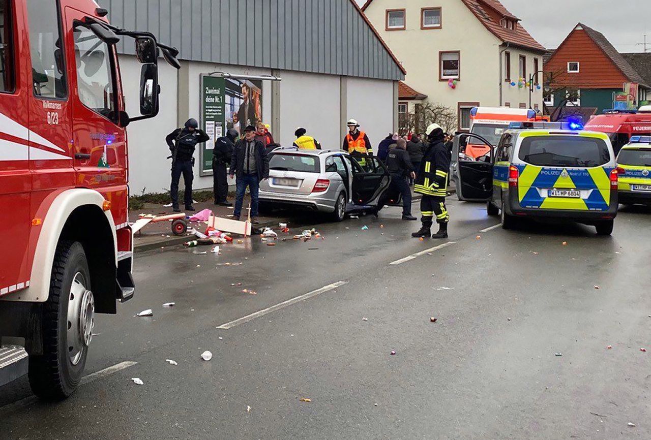 Niemcy. Samochód wjechał w tłum na paradzie w Volkmarsen. Są ranni