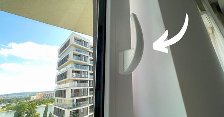 Trik ciotki na żółte plamy na ramach okiennych działa zawsze! Znikają w mgnieniu oka