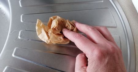 Pakowałem w to jedzenie synowi do szkoły, a teraz usuwam tym kamień w łazience i kuchni