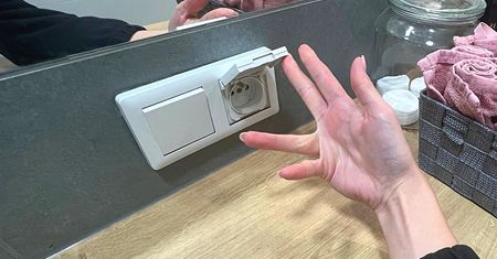 Jeśli masz nieprzepisowe gniazdko w łazience nie dostaniesz odszkodowania. Szczegóły są kluczowe