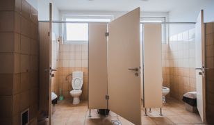 Łódź. 17-latek okaleczył się w szkole. Znalazł go kolega