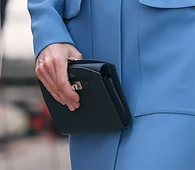 Księżna Kate - czarna kopertówka, chrzest statku polarnego