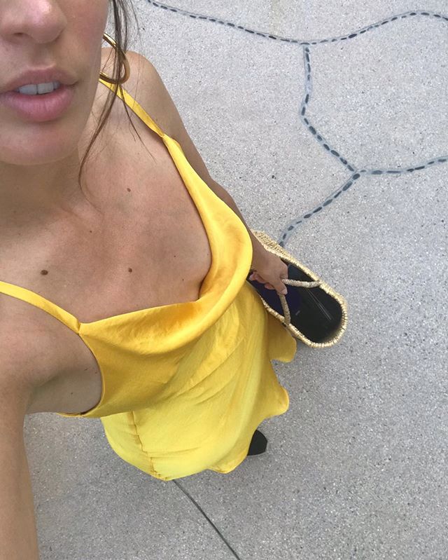 Topshop sprzedaje "najmodniejszą sukienkę lata"