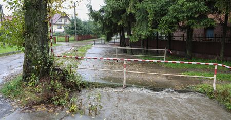 Podtopienia na południu Polski. Alarm powodziowy w dwóch gminach