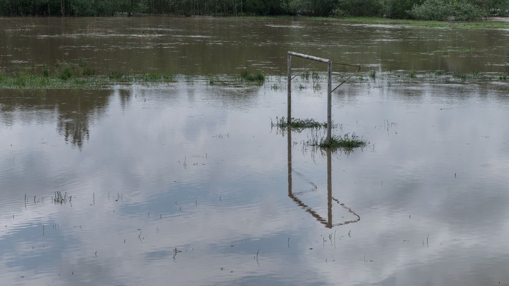 Podtopienia są zmorą polskich wsi i gmin. Do wielu mogłoby nie dochodzić, gdyby dbano o cieki wodne i rowy. 