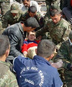 W Bingol wydobyto ciała 14 dzieci - ofiar trzęsienia