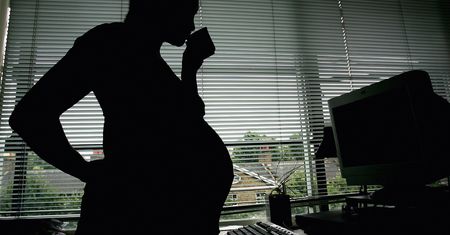 Zwolnienia w ciąży, bo "się należy"? Nie wrzucajmy kobiet do jednego worka!
