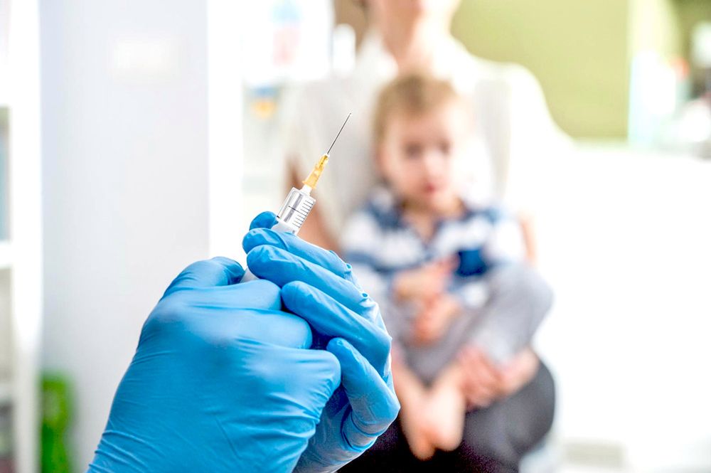 Tysiące dzieci do ponownego szczepienia... bo pielęgniarka udawała