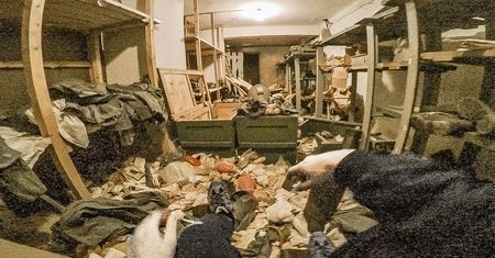 W pełni wyposażony schron przeciwlotniczy odnaleziony przez przypadek w podziemiach fabryki