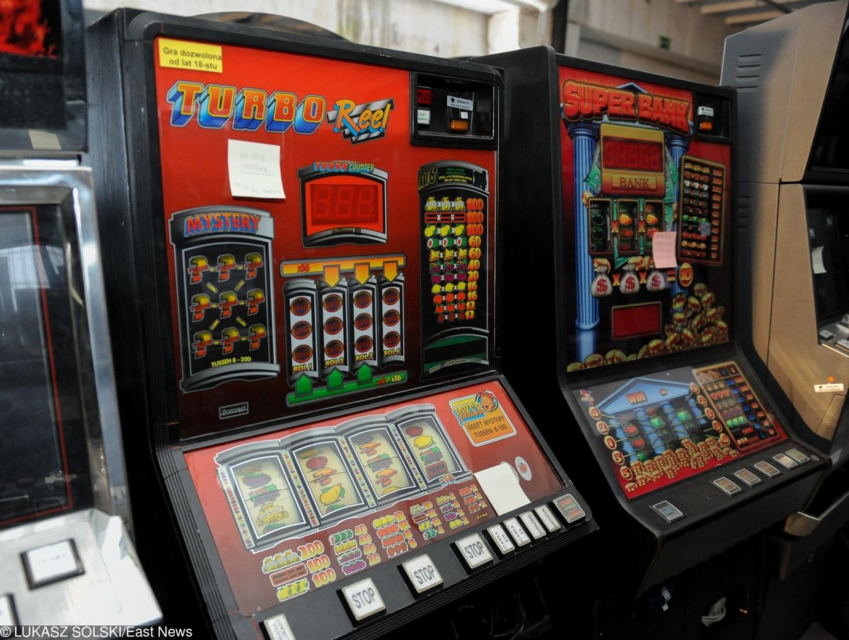 Wieliczka: Policja zabezpieczyła narkotyki i nielegalne automaty do gier