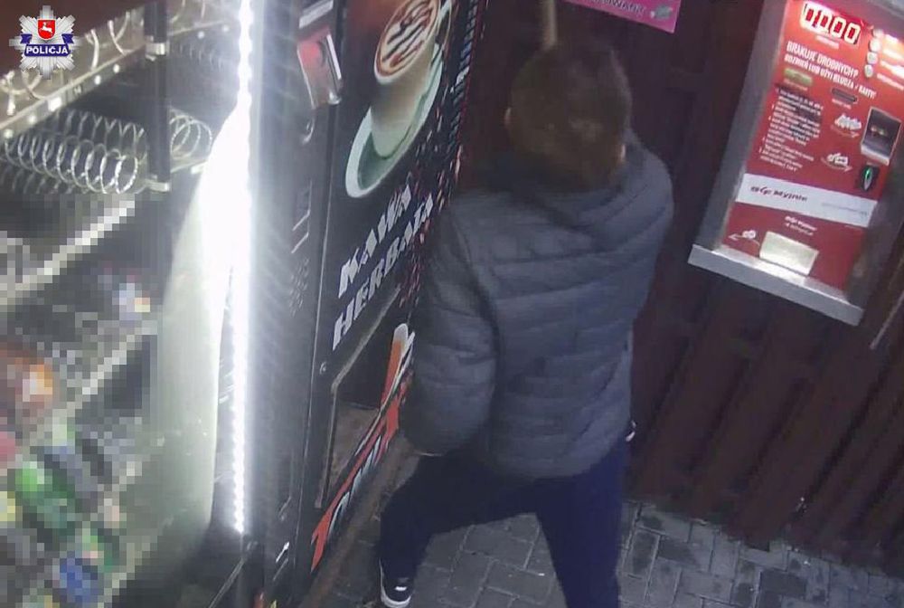 Z siekierą na automat do kawy w Tomaszowie Lubelskim. Bo zabrakło napoju