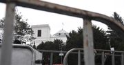 Sejm znów odgrodzony barierkami. Brudziński uspokaja "nadmiernie pobudzonych zapowiedzią kolejnej awantury"