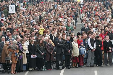 Łodzianie w ciszy obejrzeli transmisję z Watykanu