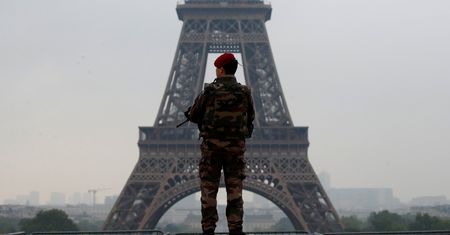 Zatrzymano islamskiego radykała niedaleko bazy wojskowej we Francji