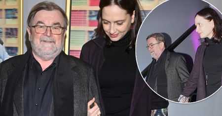 Wyjątkowo eleganccy Edward Miszczak i Anna Cieślak na premierze. Czas mija, a uczucie kwitnie. Jak ona na niego patrzy!