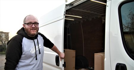 Święta kuriera. Pojechaliśmy z nim w drogę.  "Nie rzucaj aż tak bardzo"