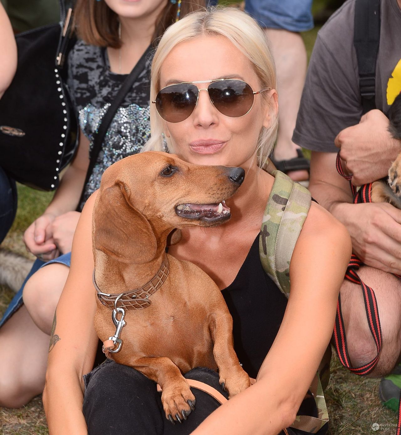 Agnieszka Szulim na spacerze adoptowanych psów