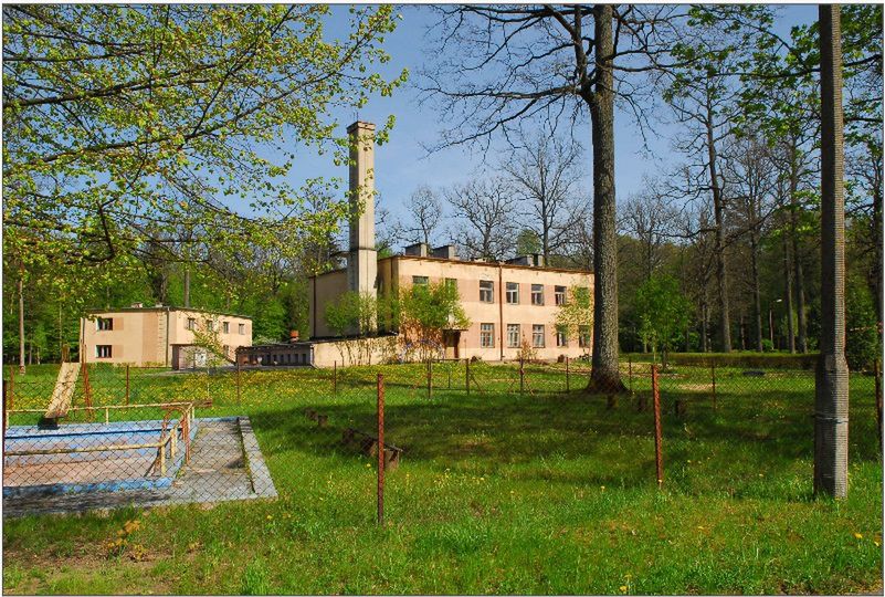 Zabudowania osiedla mieszkaniowego "Nieznany Bór". 