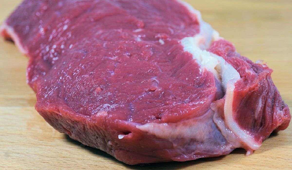 Jak przechowywać mięso bez lodówki? Dzięki babcinej metodzie poleży nawet 3 lata