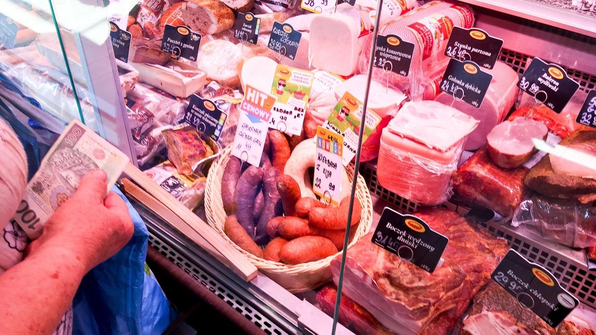Coraz mniej Polaków je mięso.