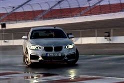 Autonomiczne BMW M235i driftuje samo