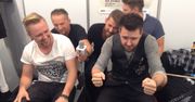 Grzegorz Hyży z całym zespołem ryczy w garderobie. Do zabawy nominował... Zaskoczeni? [WIDEO]