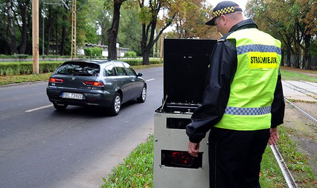 Koniec strażników miejskich z fotoradarami!