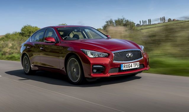 Infiniti Q50 po zmianach. Ma aż 405 KM!