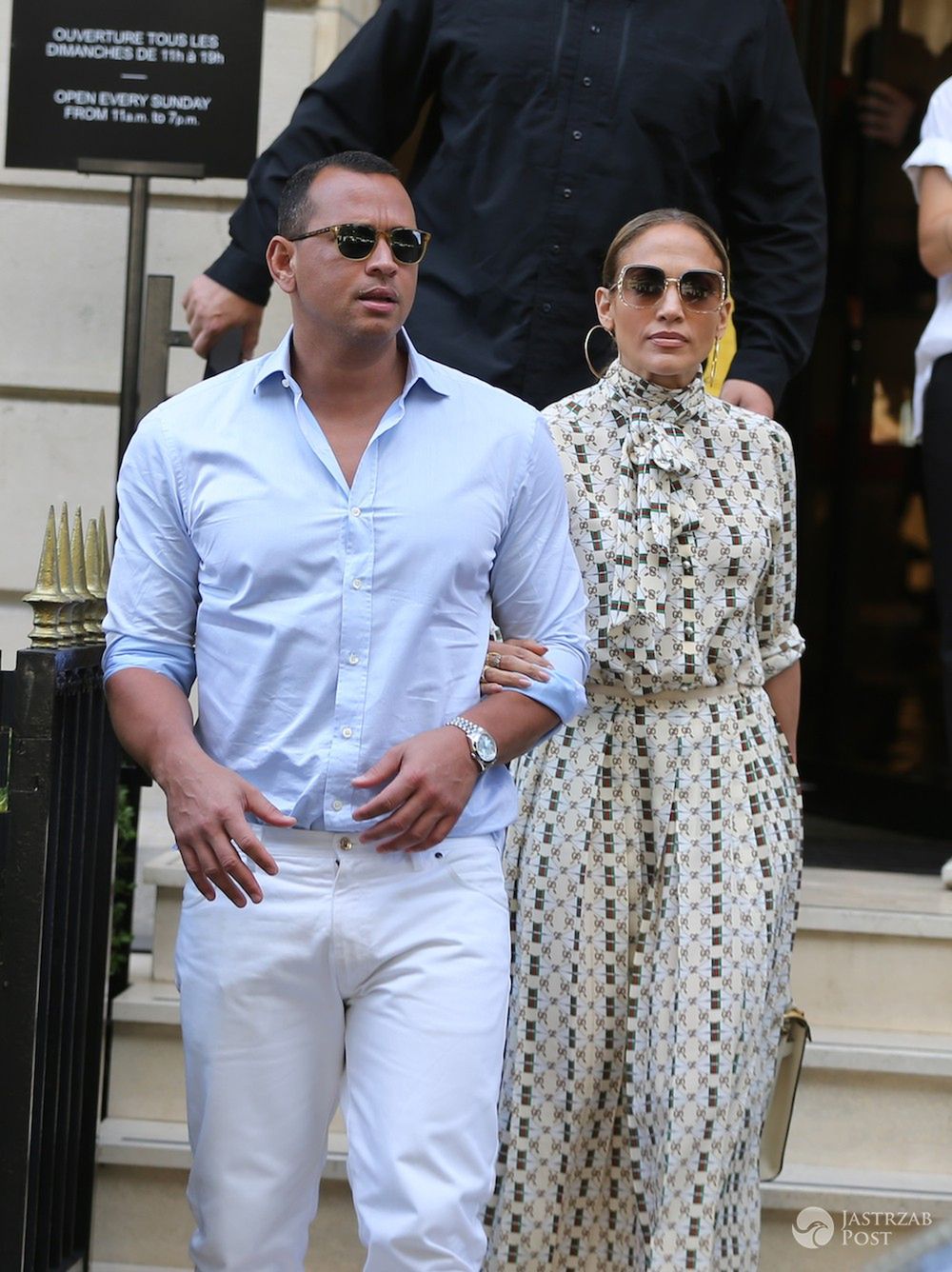 Jennifer Lopez i Alex Rodriguez w Paryżu na Polach Elizejskich