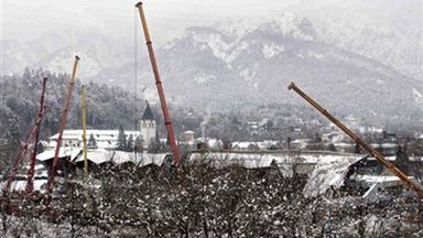 Dźwigi w miejscu tragedii